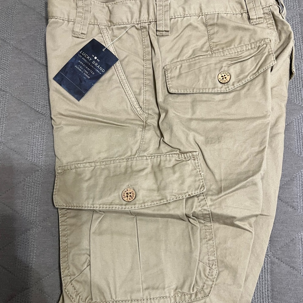 Nwt shorts khaki